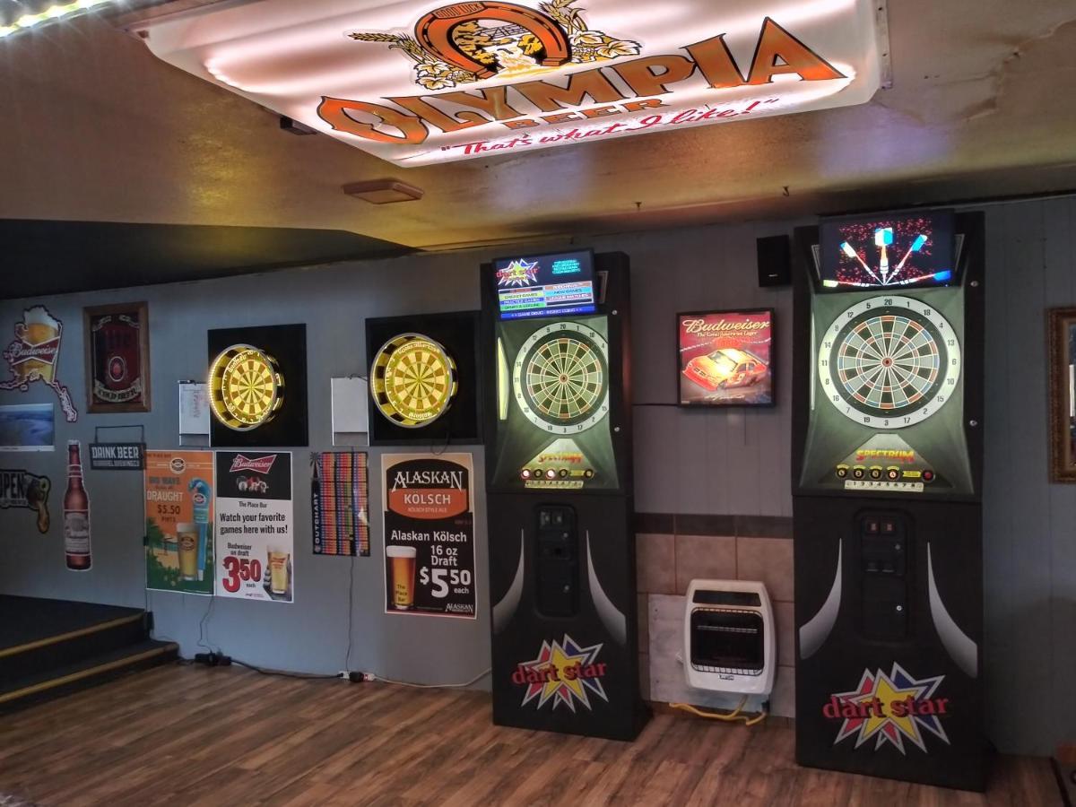 كيناي The Place Motel Bar المظهر الخارجي الصورة