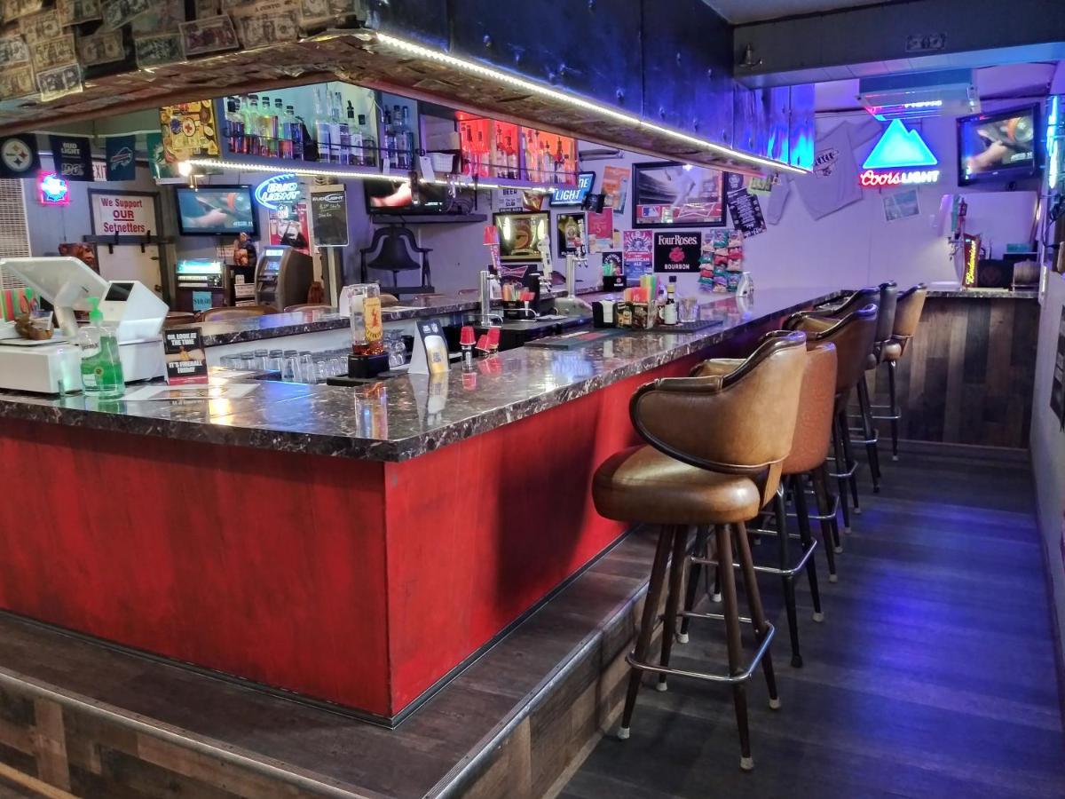 كيناي The Place Motel Bar المظهر الخارجي الصورة